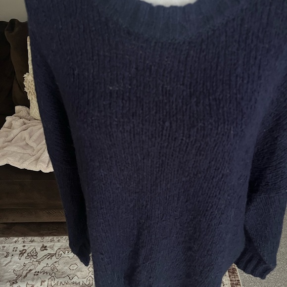 Aerie Crewneck Sweater Sz Lg - Picture 2 of 6